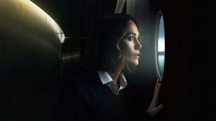 10号舱里的女人 photo