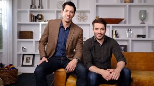 Property Brothers: Buying and Selling photo
