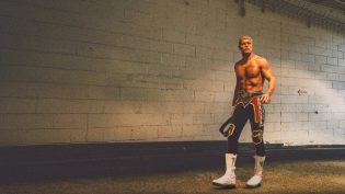 WWE：幕后追踪 photo