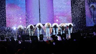 带来灵魂：防弹少年团演唱会电影 photo