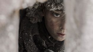 雪中灰烬 photo