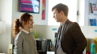 牵线 photo