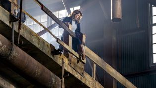 Last Scene Alive: An Aurora Teagarden Mystery photo