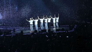 带来灵魂：防弹少年团演唱会电影 photo
