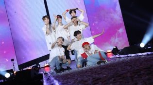 带来灵魂：防弹少年团演唱会电影 photo