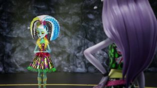 精灵高中：魔幻霓裳 photo