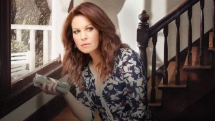 A Bundle of Trouble: An Aurora Teagarden Mystery photo