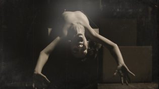 险恶 photo